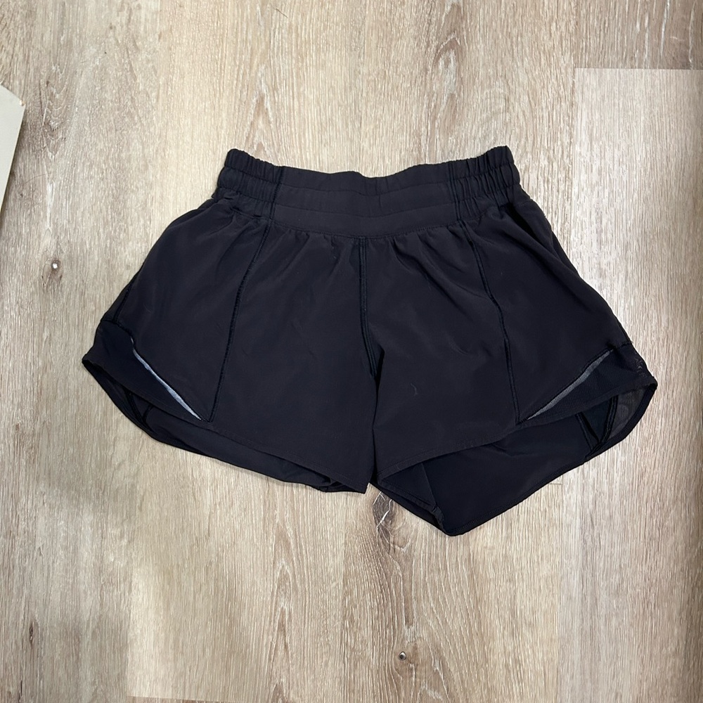 Lululemon Hotty Hot Shorts Size 2 in Black